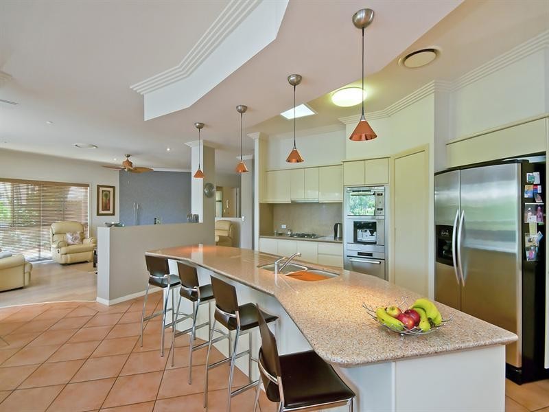 20 Martingale Circuit, Clear Island Waters QLD 4226