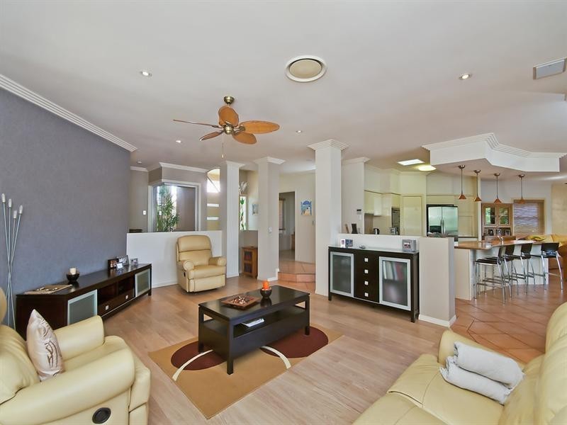20 Martingale Circuit, Clear Island Waters QLD 4226