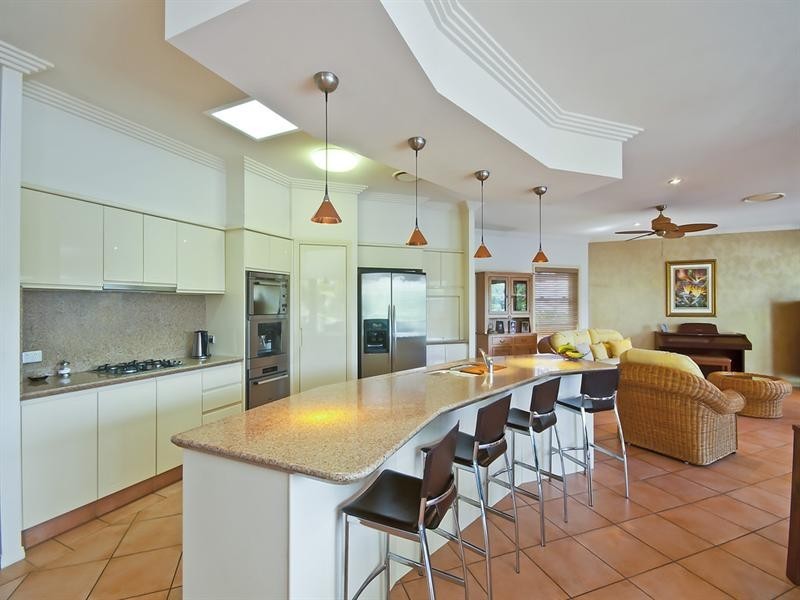 20 Martingale Circuit, Clear Island Waters QLD 4226
