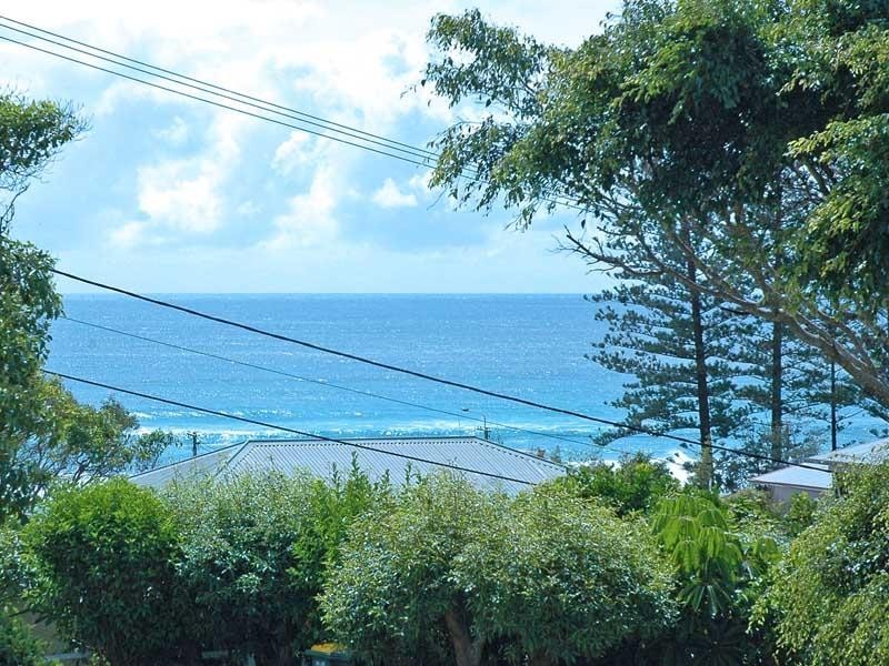 24 Woodgee Street, Currumbin QLD 4223