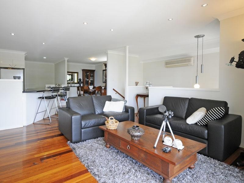 24 Woodgee Street, Currumbin QLD 4223