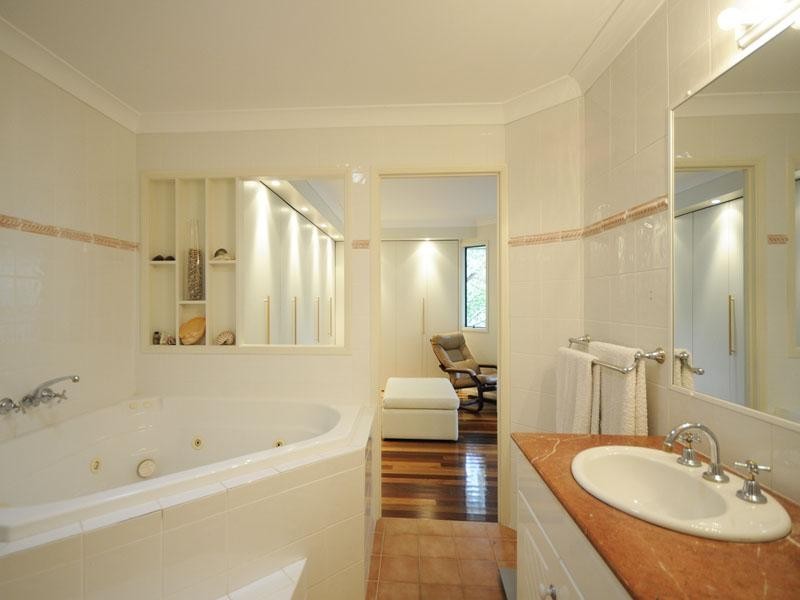 24 Woodgee Street, Currumbin QLD 4223