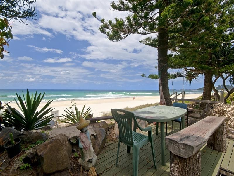 271 Jefferson Lane, Palm Beach QLD 4221