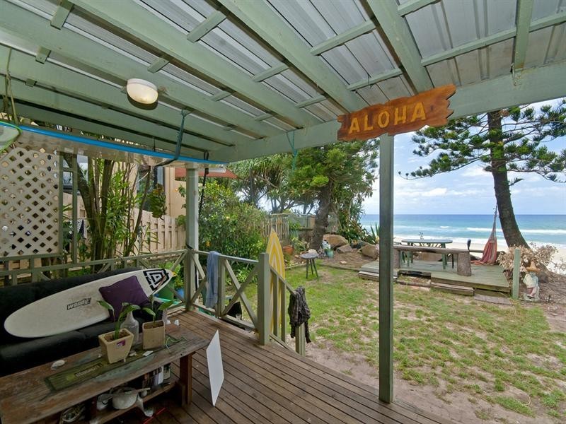 271 Jefferson Lane, Palm Beach QLD 4221