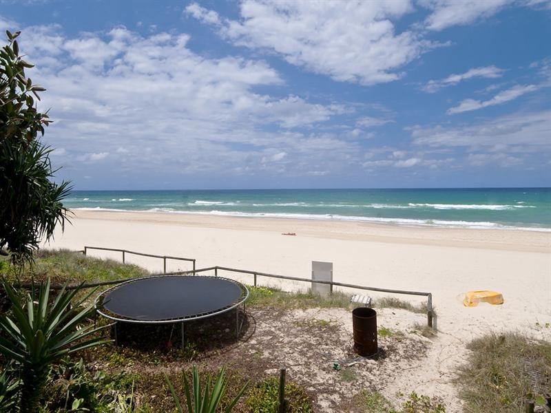 271 Jefferson Lane, Palm Beach QLD 4221