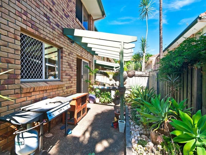 2/12 Bottlewood Court, Burleigh Waters QLD 4220