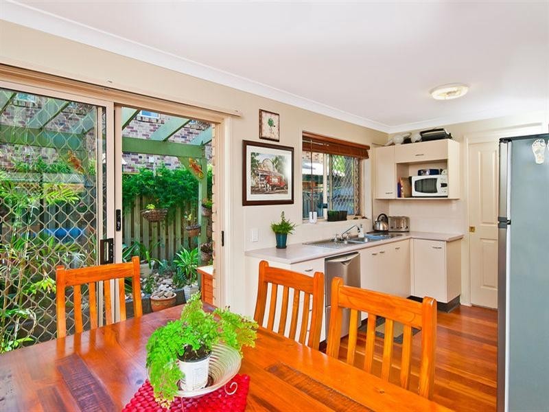 2/12 Bottlewood Court, Burleigh Waters QLD 4220