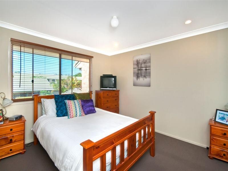 2/12 Bottlewood Court, Burleigh Waters QLD 4220