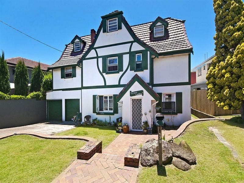 179 Golden Four Drive, Bilinga QLD 4225