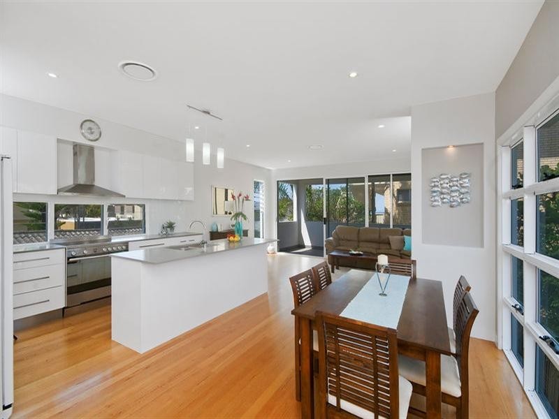 2/1433 Gold Coast Highway, Palm Beach QLD 4221