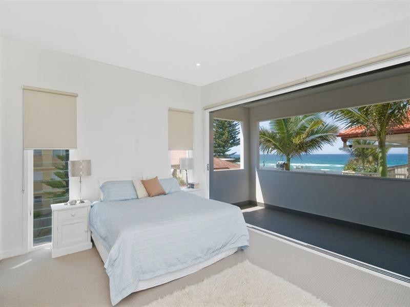 2/1433 Gold Coast Highway, Palm Beach QLD 4221