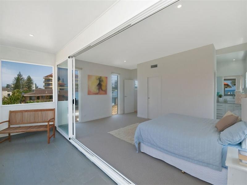 2/1433 Gold Coast Highway, Palm Beach QLD 4221