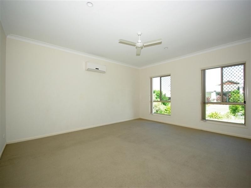 10 Flamevine Street, Upper Coomera QLD 4209