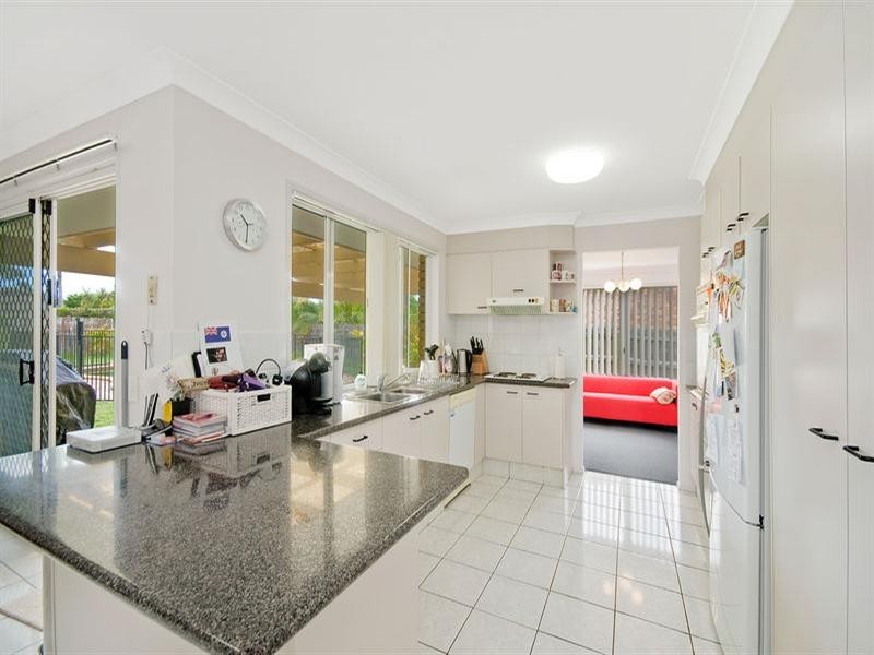 20 Whipbird Court, Burleigh Waters QLD 4220