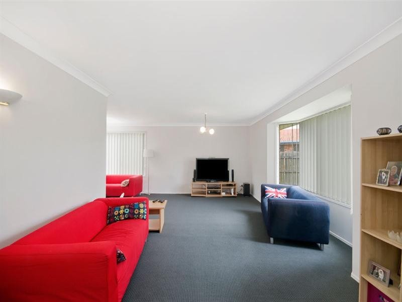 20 Whipbird Court, Burleigh Waters QLD 4220