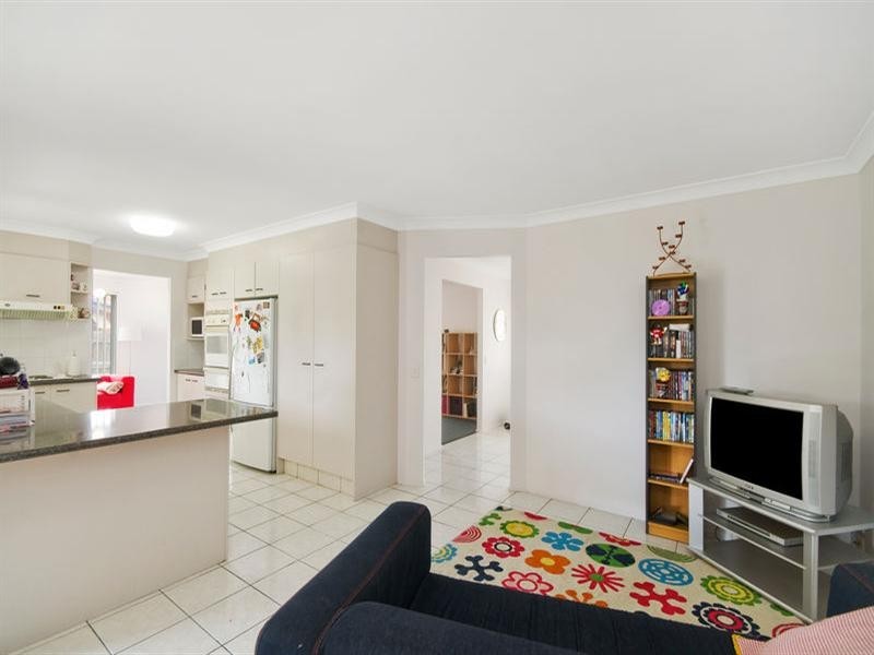 20 Whipbird Court, Burleigh Waters QLD 4220