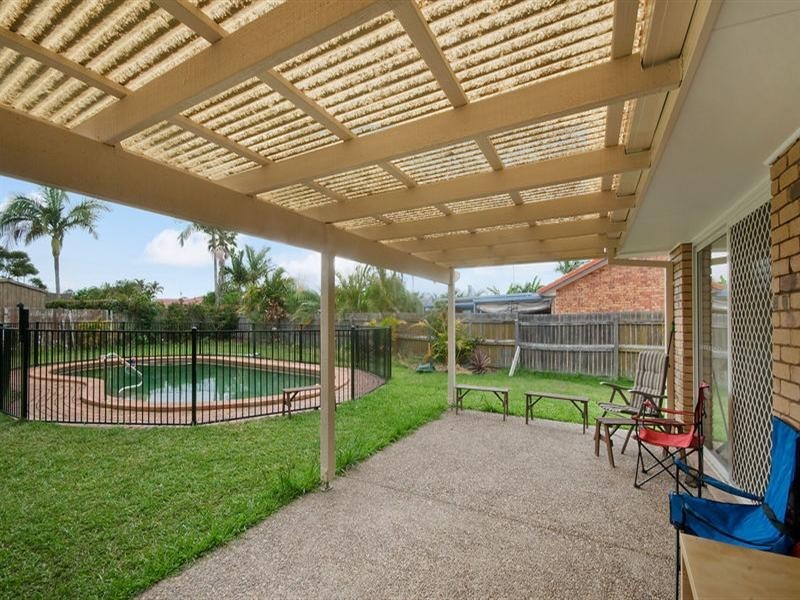 20 Whipbird Court, Burleigh Waters QLD 4220