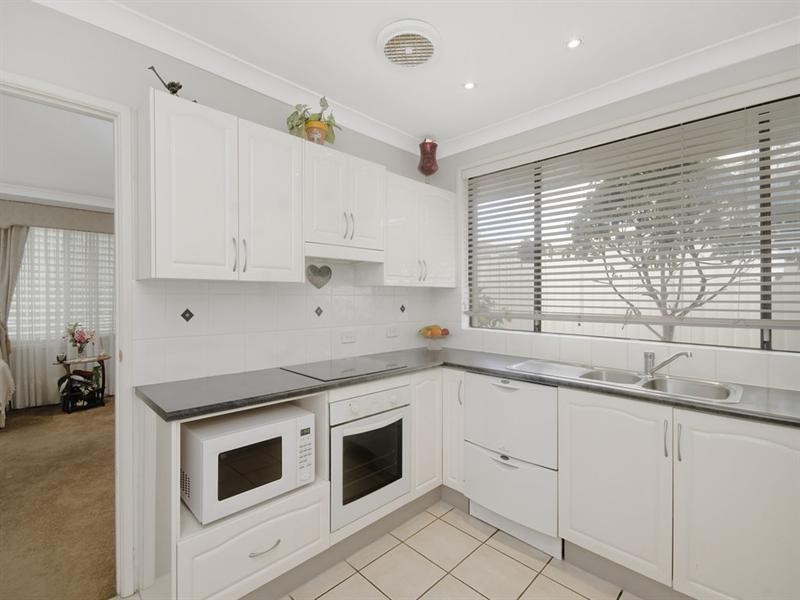 13 Oakwood Terrace, Palm Beach QLD 4221