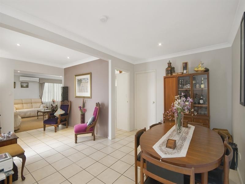 13 Oakwood Terrace, Palm Beach QLD 4221