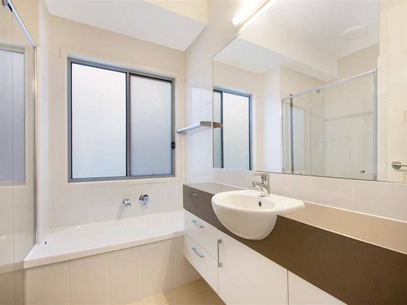 2/5 Biby Street, Tugun QLD 4224