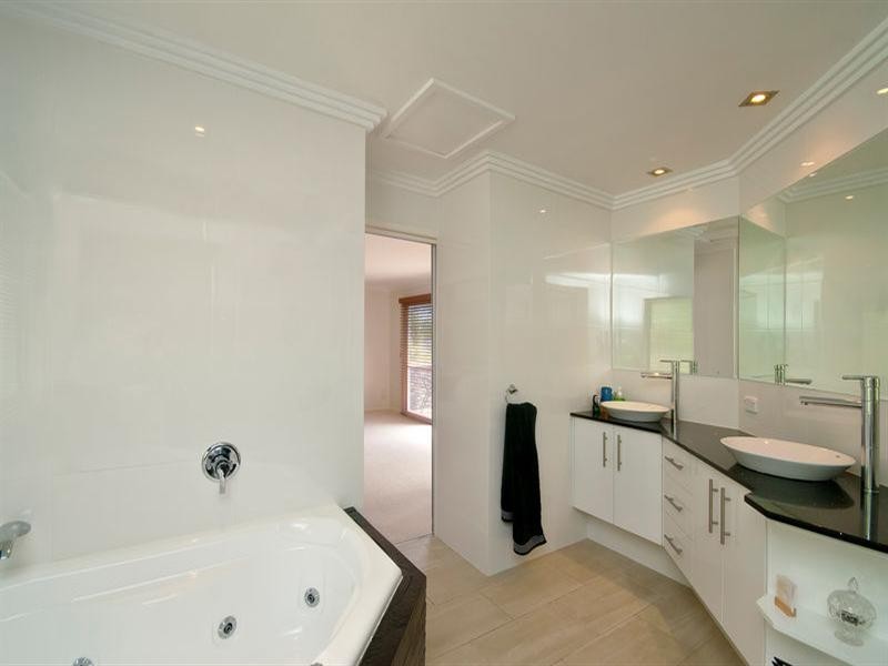 63 Dogwood Drive, Palm Beach QLD 4221