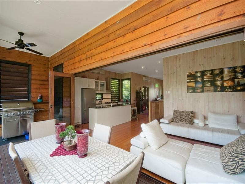 14 Woodgee Street, Currumbin QLD 4223