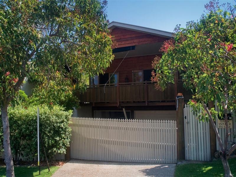 14 Woodgee Street, Currumbin QLD 4223