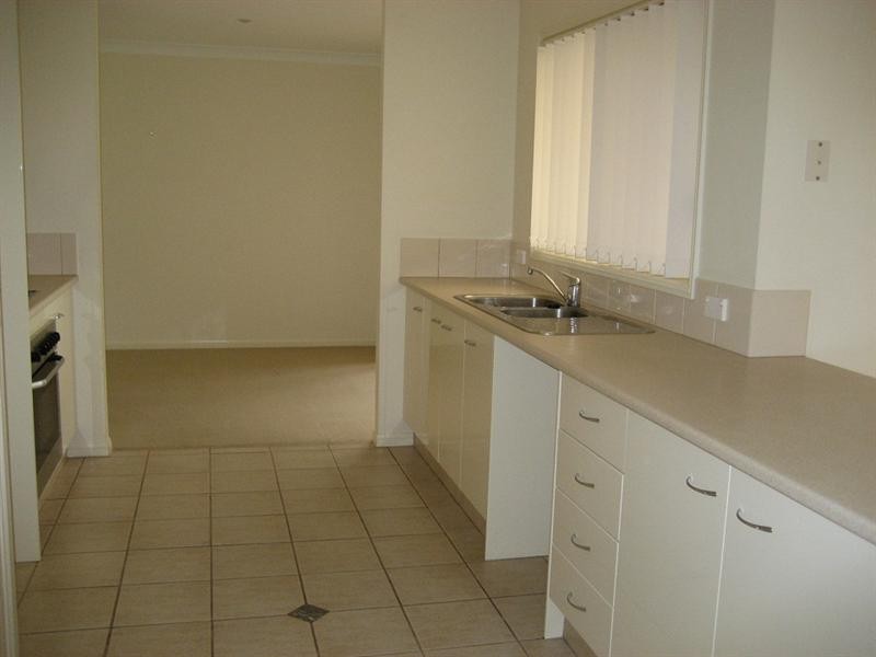 38 Tipuana Drive, Elanora QLD 4221