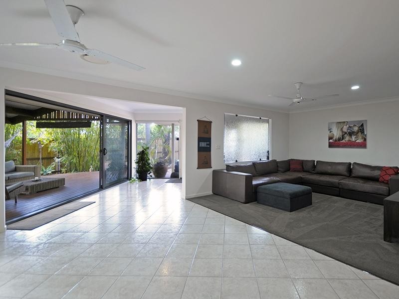 14 Tingira Street, Palm Beach QLD 4221