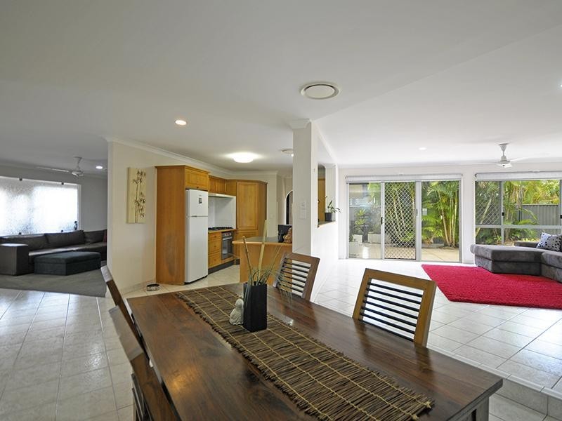 14 Tingira Street, Palm Beach QLD 4221