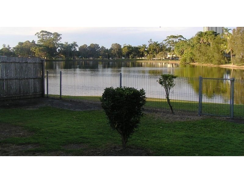 17 Tahiti Avenue, Palm Beach QLD 4221