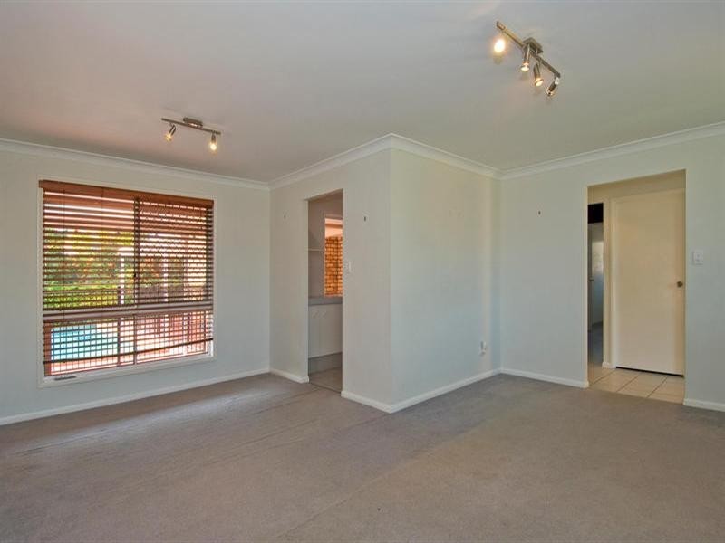 27 Bergamont Street, Elanora QLD 4221