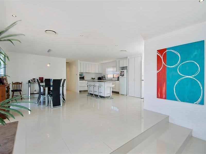 26 Vatakoula Parade, Mermaid Waters QLD 4218