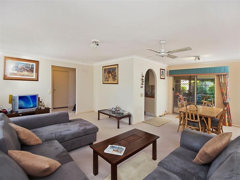 10 Agave Street, Elanora QLD 4221