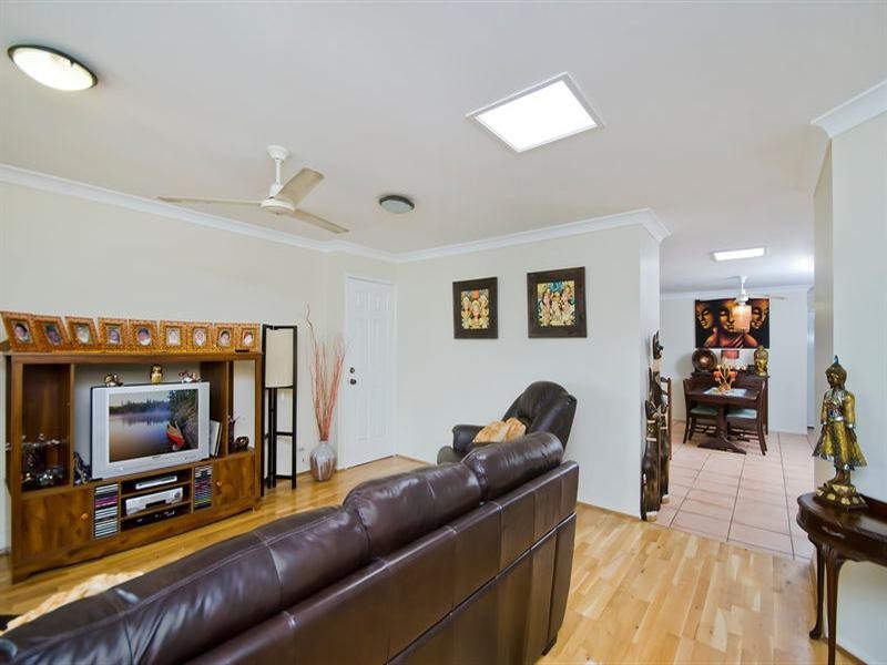 2 Bunbury Court, Elanora QLD 4221