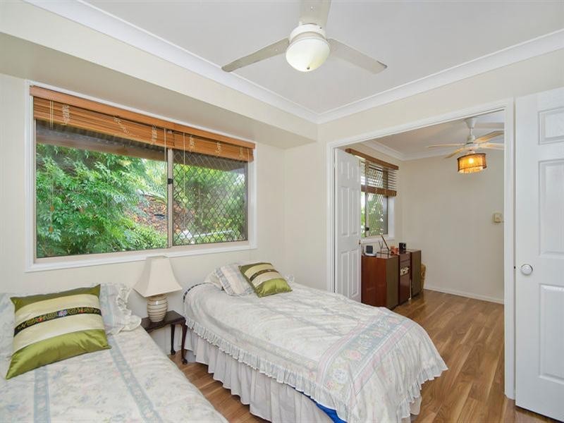 2 Bunbury Court, Elanora QLD 4221
