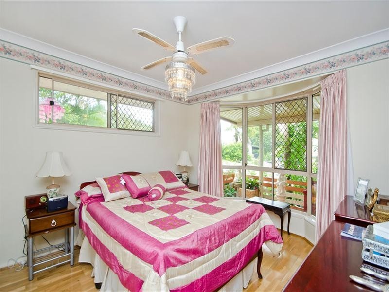 2 Bunbury Court, Elanora QLD 4221