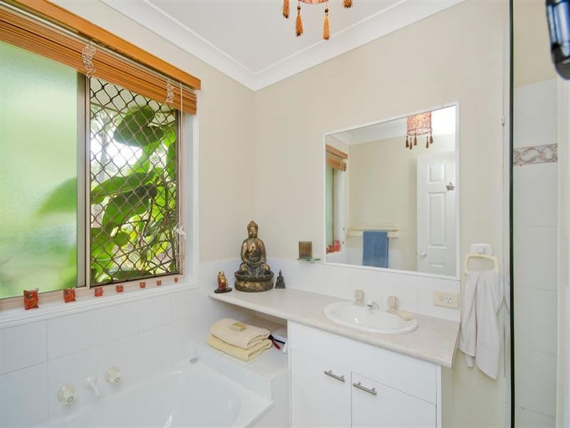 2 Bunbury Court, Elanora QLD 4221