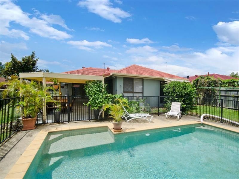 5 Foreshore Close, Elanora QLD 4221