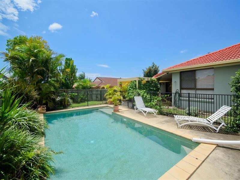 5 Foreshore Close, Elanora QLD 4221