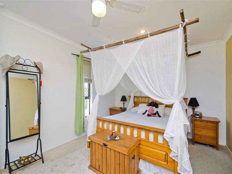5 Foreshore Close, Elanora QLD 4221