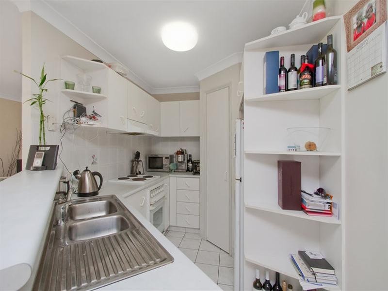 8/17 Cupania Place, Elanora QLD 4221