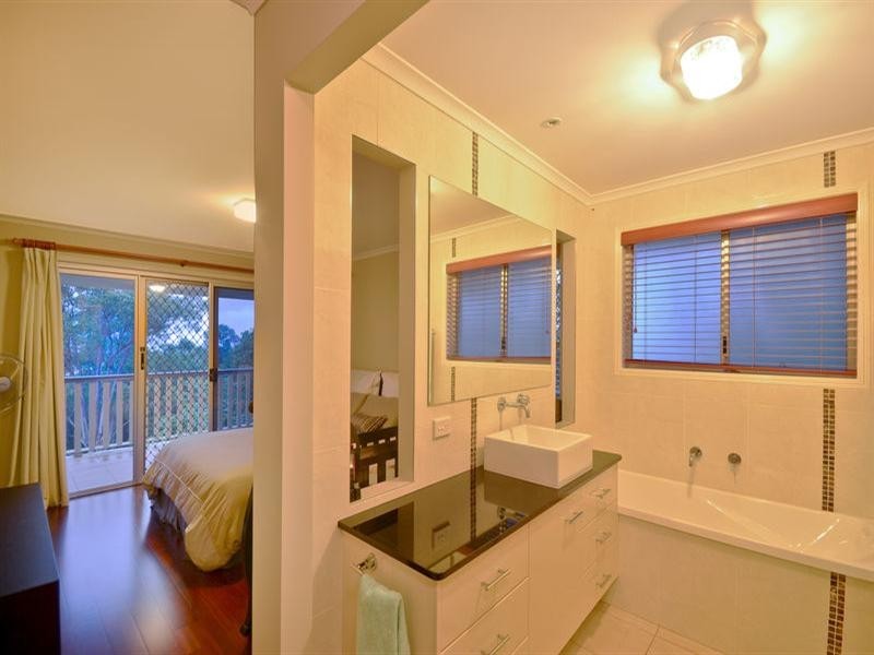 152 Simpsons Road, Currumbin Waters QLD 4223