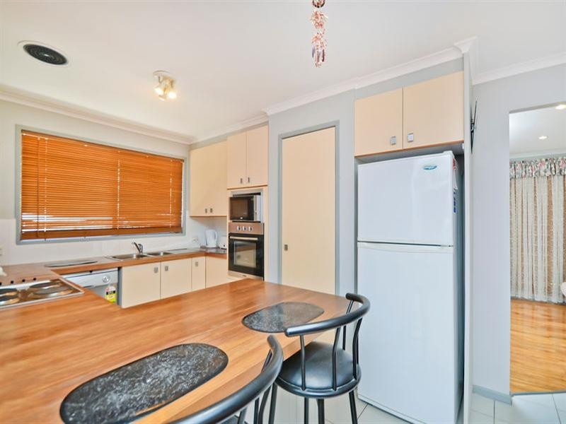 68 Ironbark Street, Elanora QLD 4221