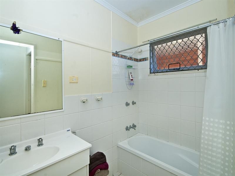 2/11 Lord Street, Kirra QLD 4225