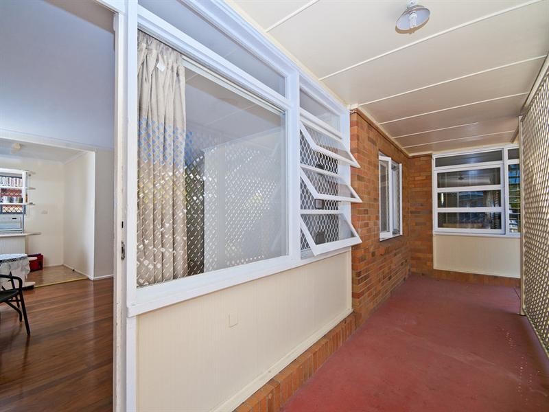 2/11 Lord Street, Kirra QLD 4225