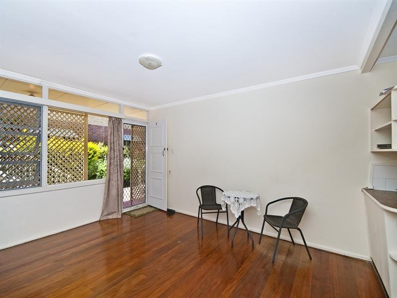 2/11 Lord Street, Kirra QLD 4225