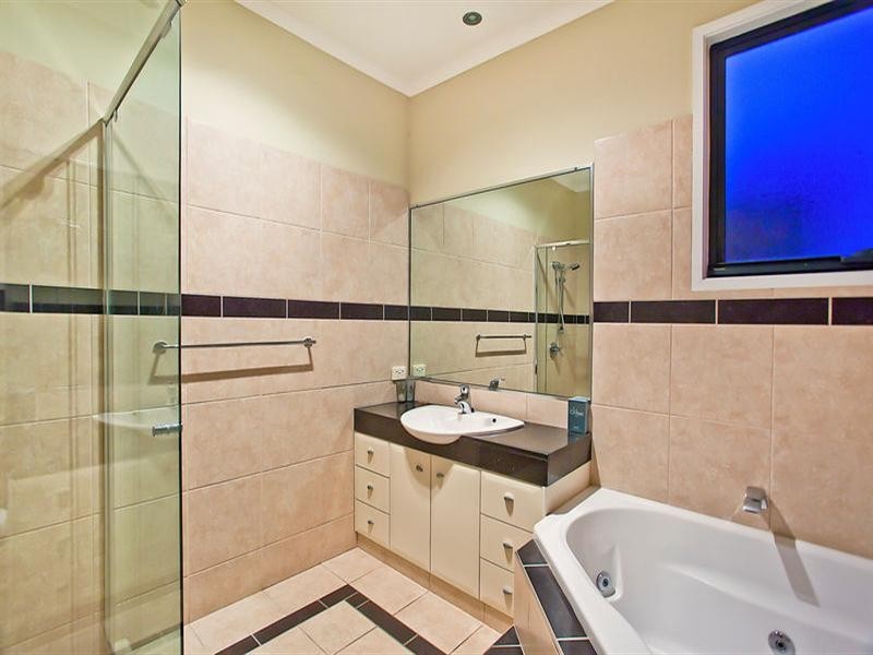 48 Hill Avenue, Burleigh Heads QLD 4220