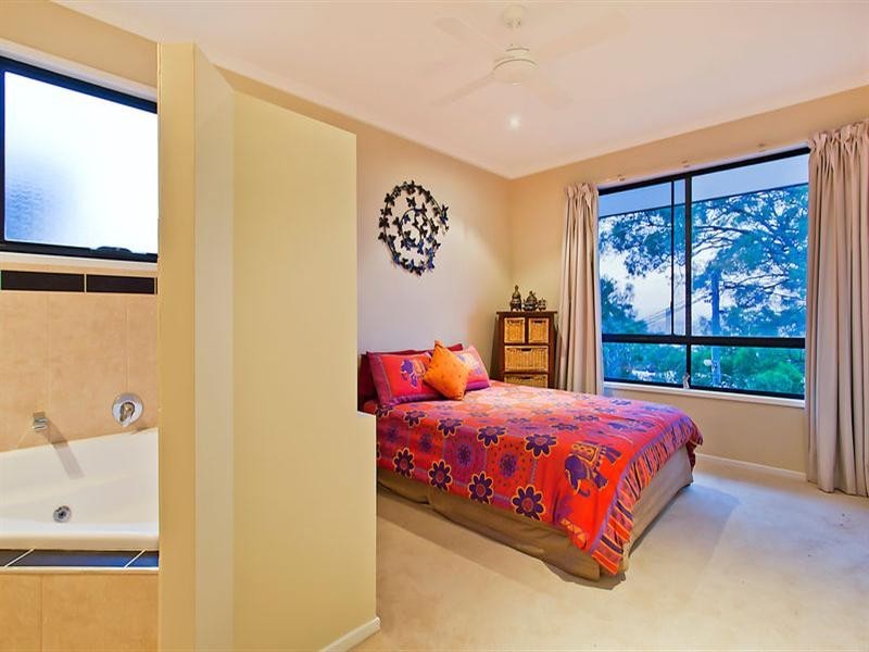 48 Hill Avenue, Burleigh Heads QLD 4220