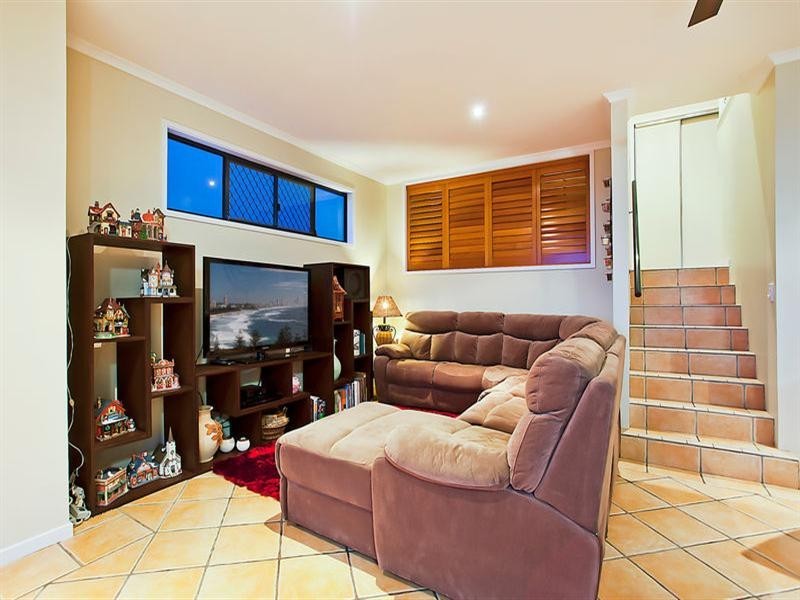 48 Hill Avenue, Burleigh Heads QLD 4220